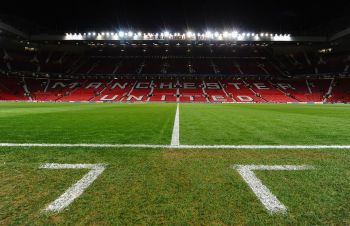 Manchester United wygrał wyścig o dwa wielkie talenty. W przyszłości Czerwone Diabły będą miały ogromną pociechę z tych piłkarzy (VIDEO)